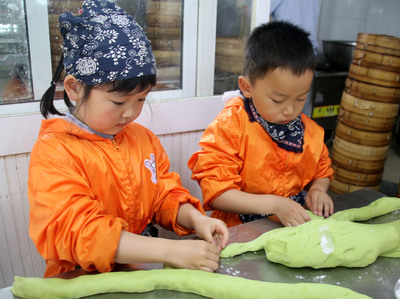 清明時(shí)節(jié)，手作青團(tuán) 一場(chǎng)舌尖上的春意傳承